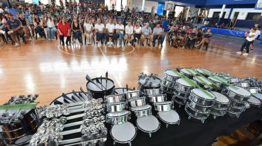 La Fundación Banco Provincia entregó instrumentos musicales a batucadas de Lincoln