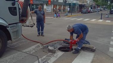 Alerta por nuevas tormentas en Junín: el Municipio limpió desagües pluviales