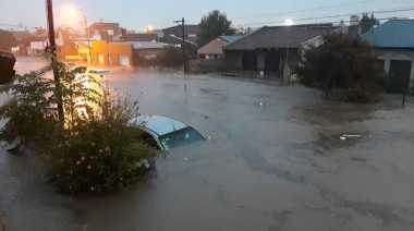 🔴Violento temporal de Bahía Blanca: destrozos, más de 40 familias evacuadas y suspensión de clases