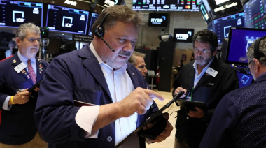 Caen los bonos argentinos y el riesgo país supera los 1.000 puntos