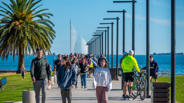Cientos de turistas y vecinos disfrutaron del Parque Natural Laguna de Gómez