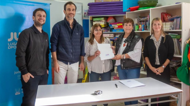 Petrecca firmó un convenio con Conin y destacó el trabajo conjunto con las instituciones para acompañar a las familias juninenses