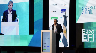 Milei y Caputo dan las puntadas finales al plan para atraer los dólares del colchón