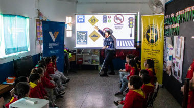 Se desarrollaron charlas de concientización y entrega de cascos para niños de jardines de Junín