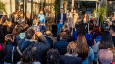 Petrecca participó de la apertura de nuevo local de Pino Junín y destacó el crecimiento de la firma