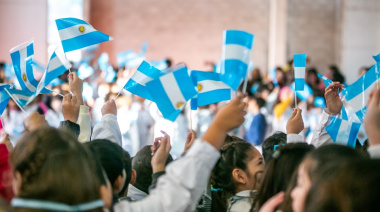 Acto por el Día de la Bandera en Lincoln