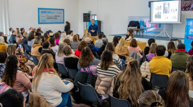 Vecinos disfrutaron de la charla inspiradora y emotiva del Dr. Wenceslao Moreno