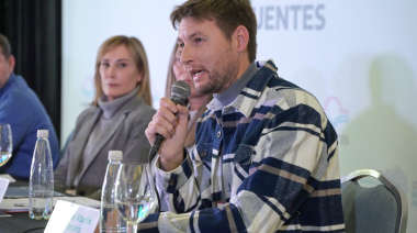 Carlos Ferraris disertó en el encuentro provincial del Programa “Puentes”