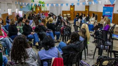 Docentes del nivel inicial y autoridades educativas participaron de una jornada para fortalecer el trabajo interinstitucional
