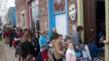 Cientos de niños ya disfrutan del teatro de títeres en vacaciones