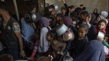 En medio de bombardeos, Israel abre corredores humanitarios en Gaza