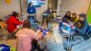 La Escuela de Robótica se capacita y fortalece su propuesta educativa de cara a su participación en la Feria del Libro