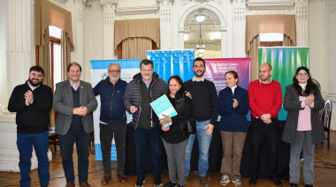 En una emotiva jornada, 52 bragadenses recibieron la escritura de su propiedad