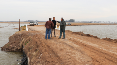 El Municipio de Junín inició trabajos preventivos en el Puente Saavedra por la crecida del Río Salado