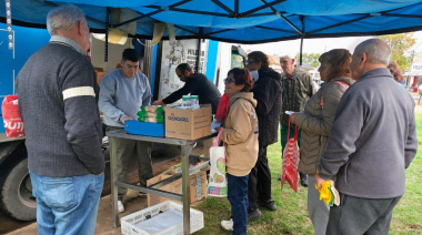 El camión de lácteos y pastas a precios cuidados regresa al distrito
