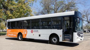 El municipio sumó dos colectivos 0km para el servicio de transporte escolar