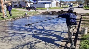 Comenzó la pavimentación de siete nuevas cuadras en Roberts