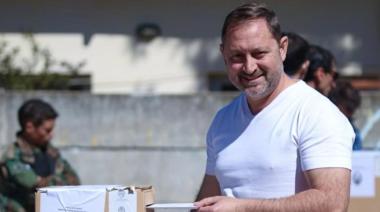 Serenal emitió su voto en la Escuela N° 1 de Lincoln