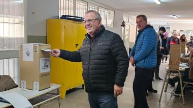 “La gente nos está votando con el corazón”, dijo Ricardo de la Fuente tras emitir su voto en Junín