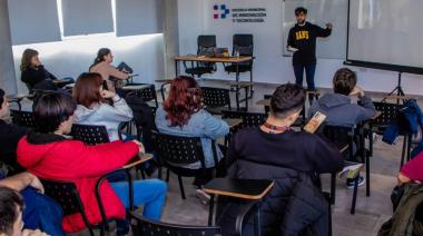 La Escuela Municipal de Innovación y Tecnología abrió la inscripción para un nuevo curso de inglés