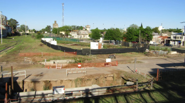 Tras los trabajos preliminares para reactivar la obra del paso bajo nivel, aguardan por la llegada de una grúa