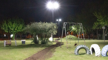 Nuevas luminarias en la Plazoleta del Barrio Wolter de Juan B. Alberdi