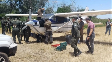 Encuentran otra avioneta narco abandonada en la Región: perros detectaron rastros de cocaína