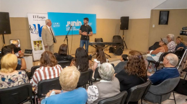Celebración de los 40 años del programa “El tango cuenta su historia” con un reconocimiento en el MUMA