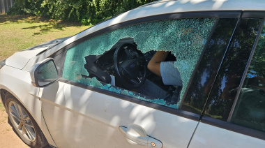 Laguna de Gómez: piedra voló desde una máquina de cortar pasto y rompió el vidrio de un auto