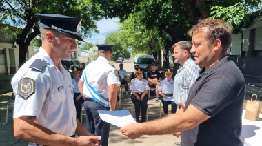 Reconocieron a efectivos policiales en la Escuela Juan Vucetich de Rafael Obligado