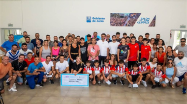 El Municipio entregó más de 350 becas a deportistas de Junín