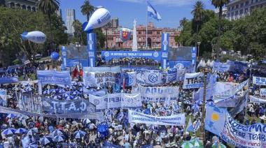 La CGT marchó en Plaza de Mayo contra la reforma laboral y anticipó un “paro nacional”