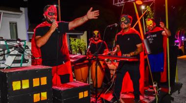 Las noches de carnaval continúan en El Triunfo y Roberts