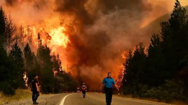 Incendios en la Patagonia: refuerzan la ayuda comunitaria y la lluvia trae un poco de alivio