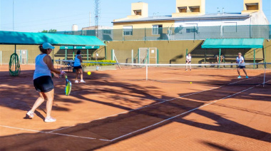 Se desarrolla con éxito el primer torneo de tenis por equipos del año