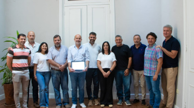 Fiorini encabezó un reconocimiento a Pablo Torres por sus 10 años al frente de Grupo Servicios Junín