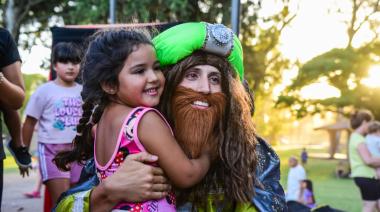 Una multitud de niños y niñas recibió a los Reyes Magos