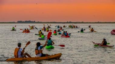 Invitan a participar de la primera kayakeada del verano en la Laguna de Gómez