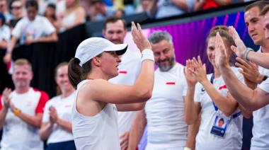 Polonia le ganó al anfitrión Australia y es semifinalista de la United Cup