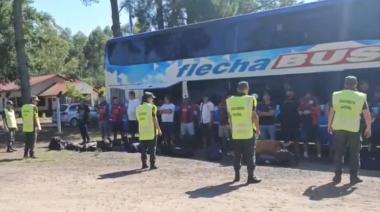 Encontraron drogas y un arma cargada en un micro de hinchas de San Lorenzo