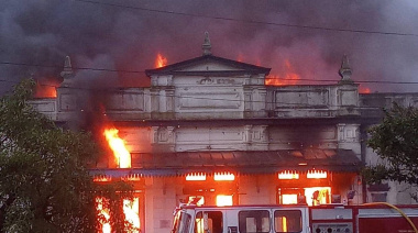 Voraz incendio en la Estación Alberdi: se quemó un trozo de historia en Leandro N. Alem