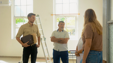 Ferraris recorrió las nuevas aulas de la Escuela Primaria 6 en Leandro N. Alem