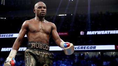 Mayweather aseguró que volverá al boxeo profesional luego de pelear con Mike Tyson