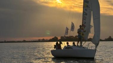 Nueva propuesta en la Laguna de Gómez: paseos en velero desde el Club Náutico Junín