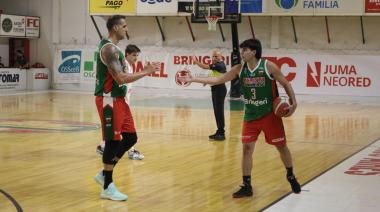 Ciclista busca salir del pozo en Avellaneda