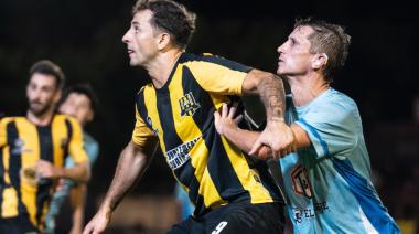 Defensa Argentina igualó y está en Semis del Nocturno por la ventaja deportiva