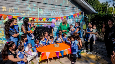 El Jardín Maternal Travesuras celebró 35 años junto a la comunidad educativa