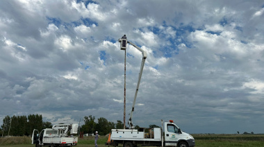 Recambio de luminarias en la rotonda de rutas 50 y 65