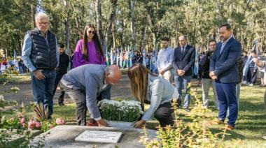 Emotivo homenaje a los ocho linqueños desaparecidos