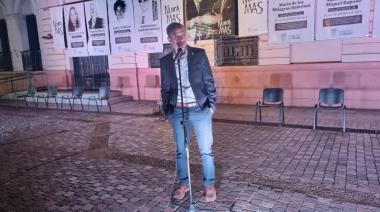 Vecinos, familiares de víctimas y dirigentes reafirmaron el pacto democrático en un emotivo acto